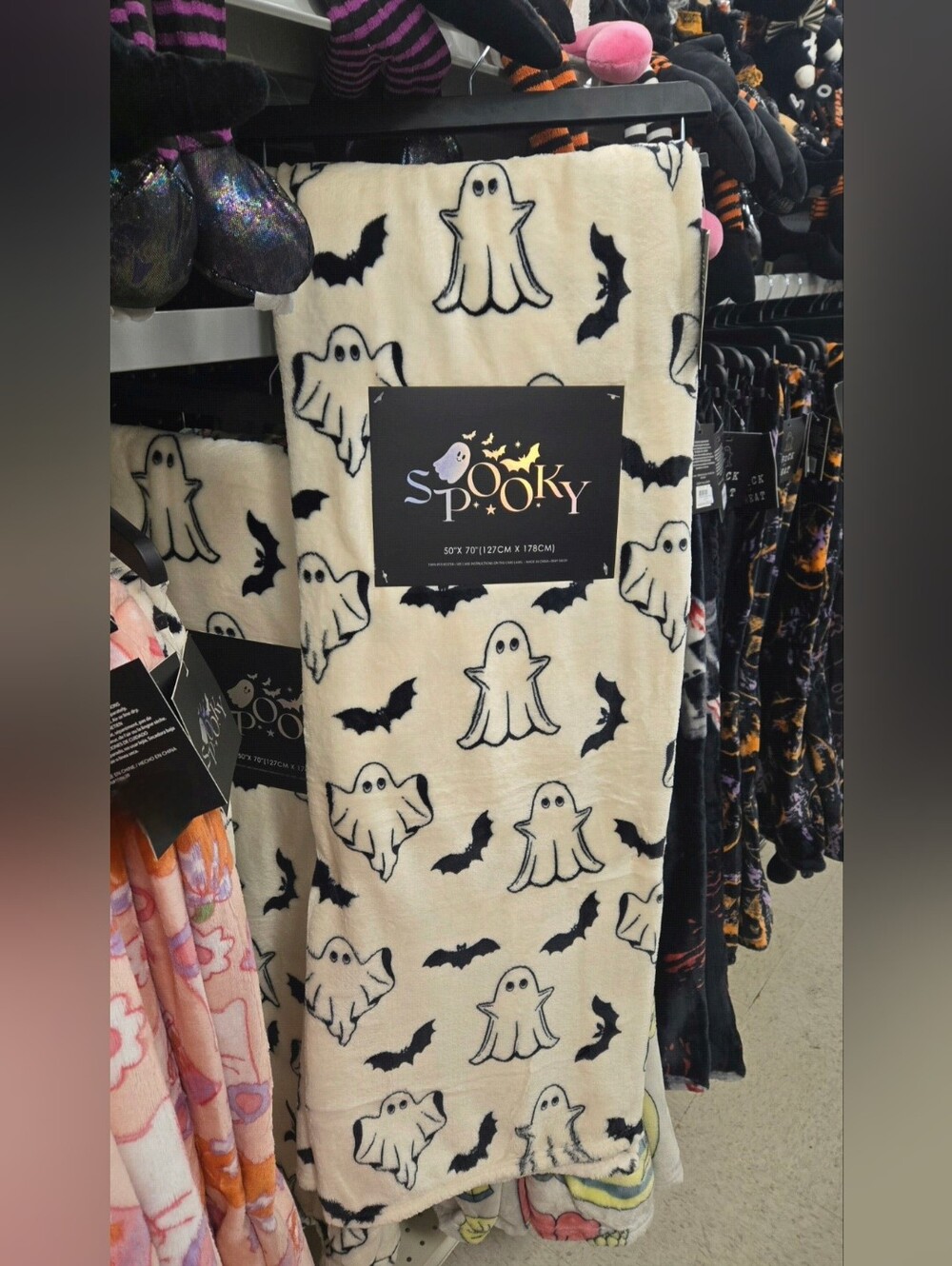 Spooky Ghost & Bat Plush Throw Blanket 50x70 Halloween Cream Black Gothic
